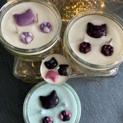 Purple cat lover candle - scented soy wax candle decorated with cats and paw prints 2 Purple cat lover candle - scented soy wax candle decorated with cats and paw prints 2