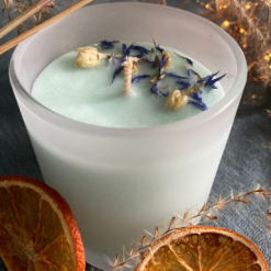 Luxury scented soy candle decorated with flowers - premium handmade vegan gift 2 Luxury scented soy candle decorated with flowers - premium handmade vegan gift 2