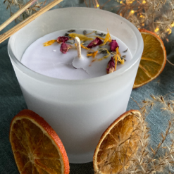 Luxury scented soy candle decorated with flowers - premium handmade vegan gift 5 Luxury scented soy candle decorated with flowers - premium handmade vegan gift 5