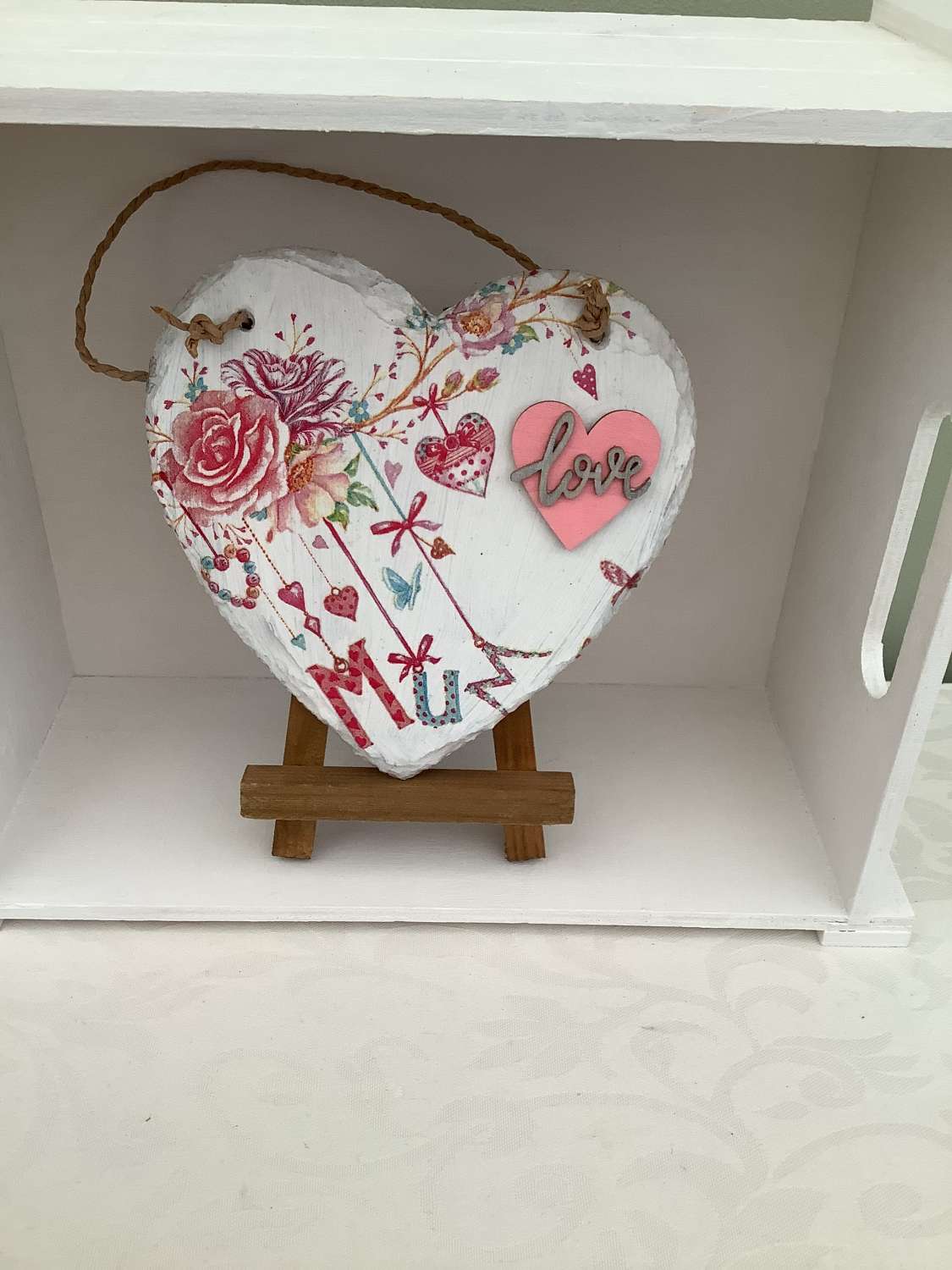66FCDC97-CE34-413E-8228-DA6A3C1CC831 DECOUPAGED SLATE HEART WITH BEAUTIFUL MUM NAPKIN AND HEART 2