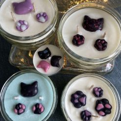 Purple cat lover candle - scented soy wax candle decorated with cats and paw prints 1 Purple cat lover candle - scented soy wax candle decorated with cats and paw prints 1