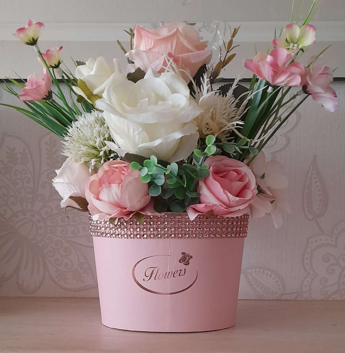 Pink & White Rose box arrangement MadeMe