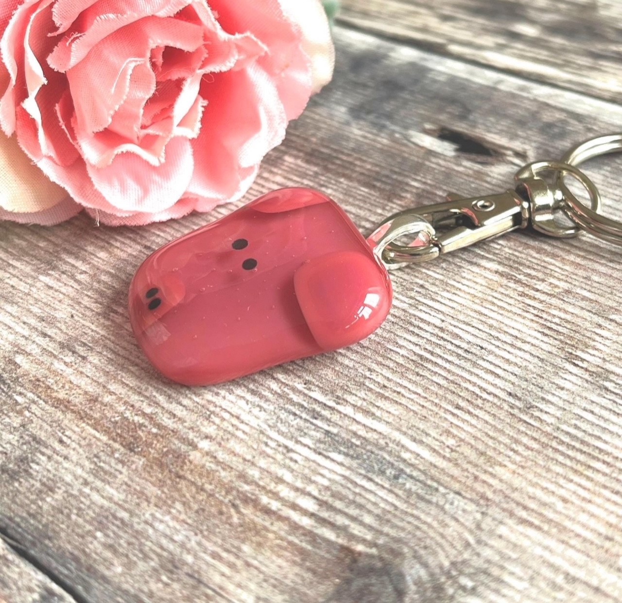 Pig keyring, animal lover gift, gift for her, gift for mum, farmyard animal, letterbox hug, Fused Glass, sentimental keepsake Pig keyring, animal lover gift, gift for her, gift for mum, farmyard animal, letterbox hug, Fused Glass, sentimental keepsake