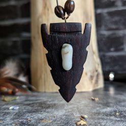 Spearhead with stone 3