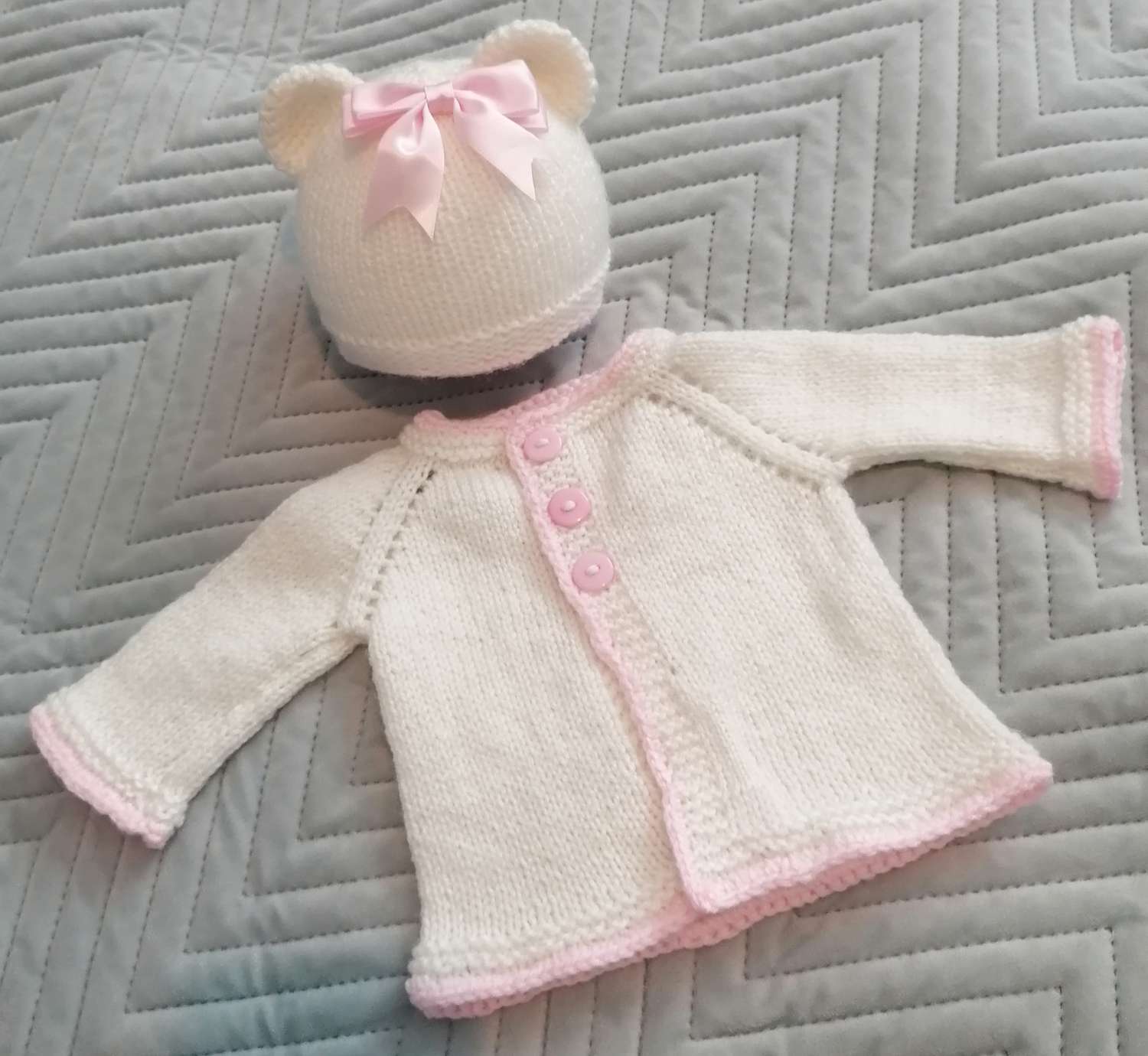 Knitted baby jacket and hat MadeMe