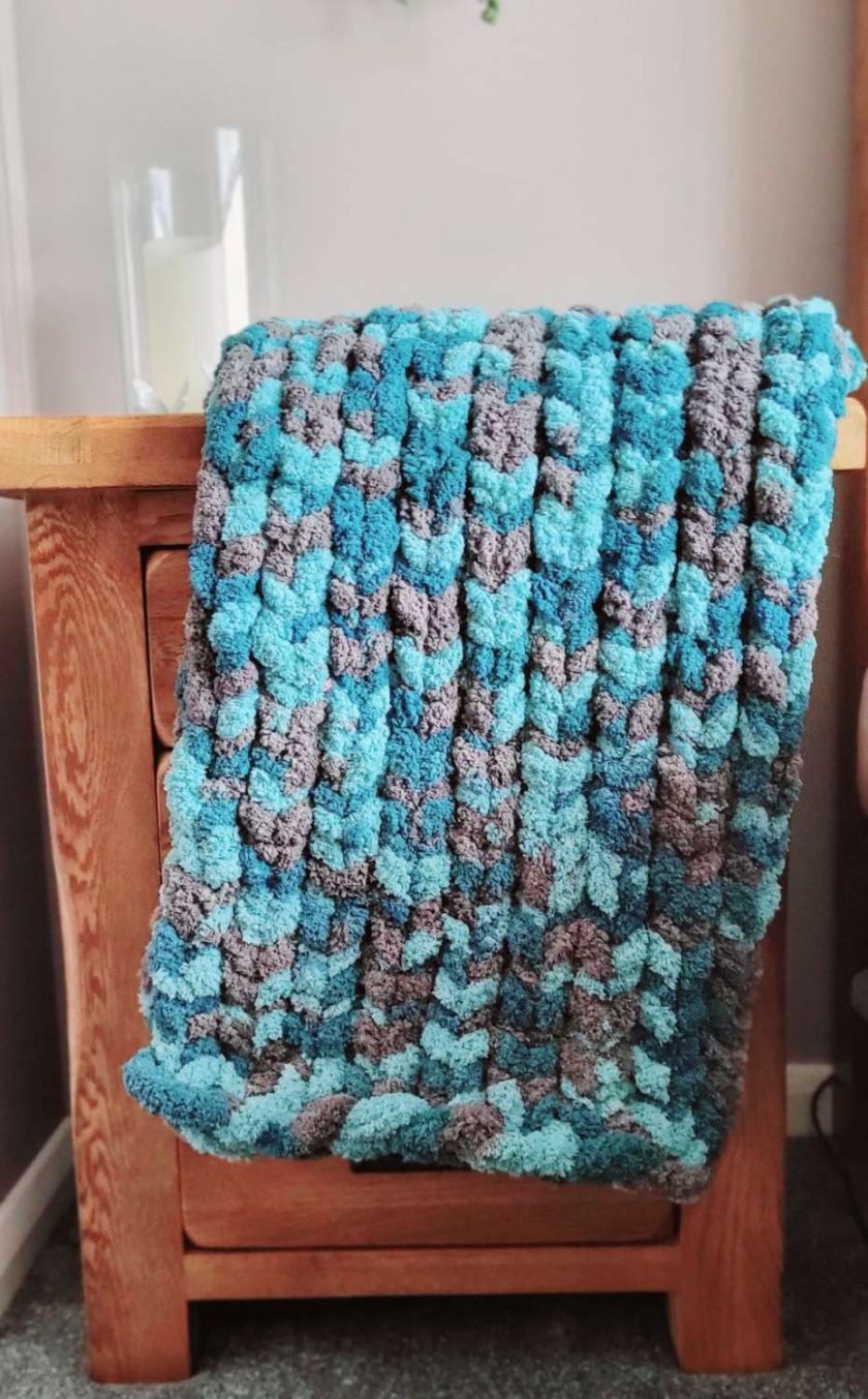 Chunky knit baby blanket MadeMe