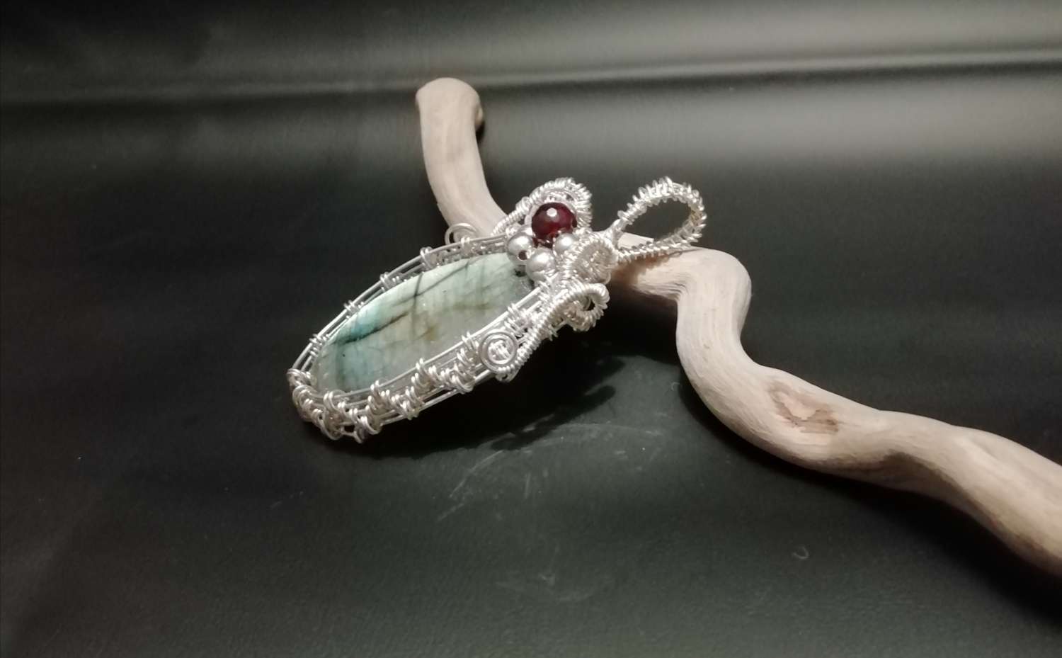 Silver wire wrapped labradorite pendant necklace Silver wire wrapped labradorite pendant necklace