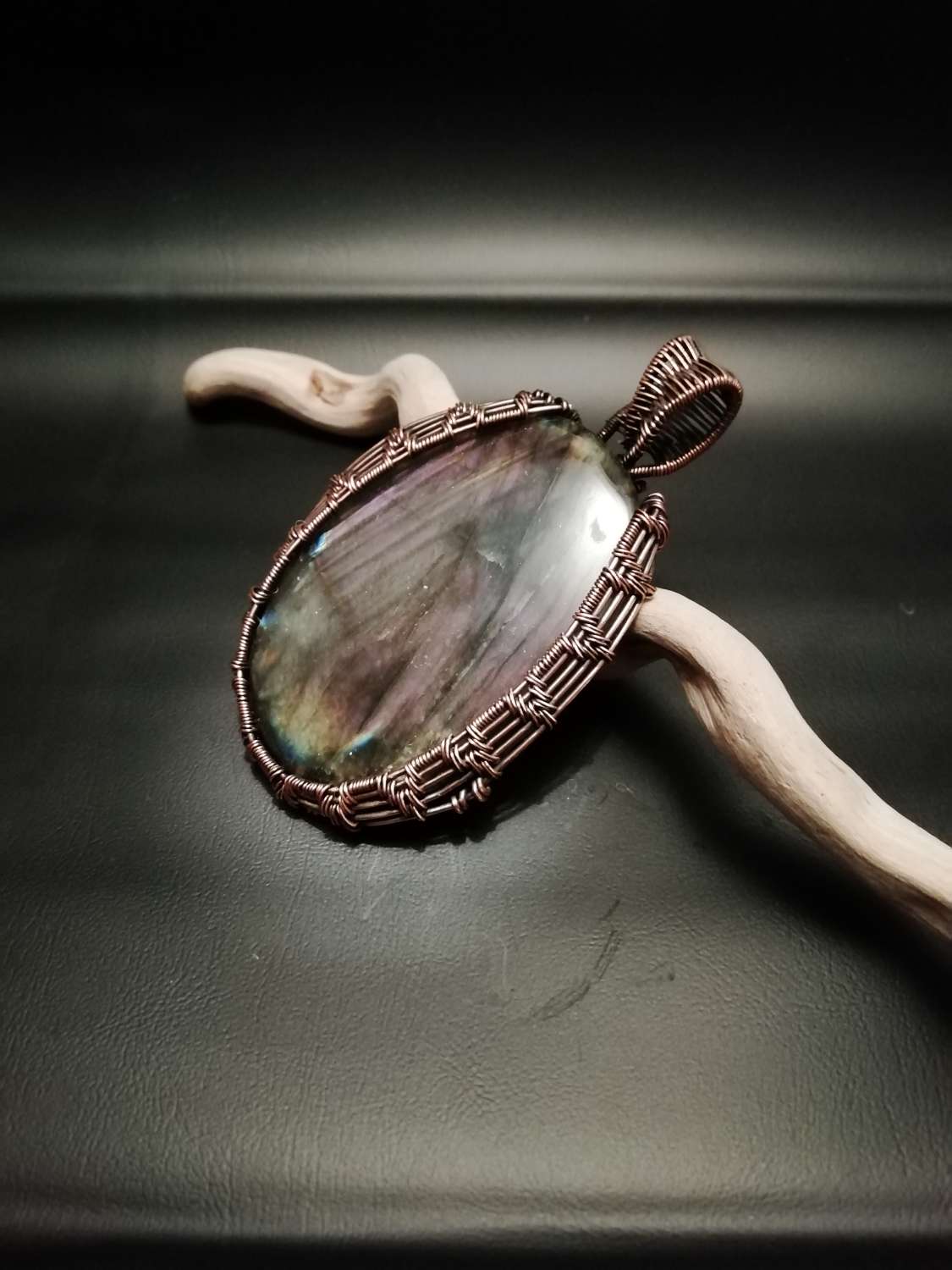 Copper wire purple flash labradorite necklace handmade pendant Copper wire purple flash labradorite necklace handmade pendant