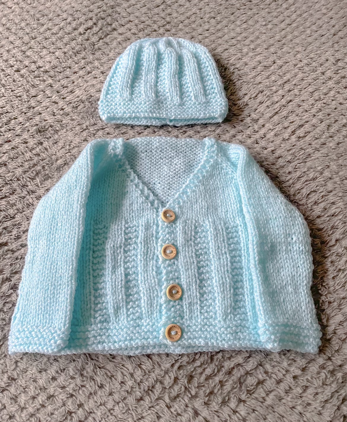 Patterned 2 piece gift set Baby Cardigan and hat MadeMe