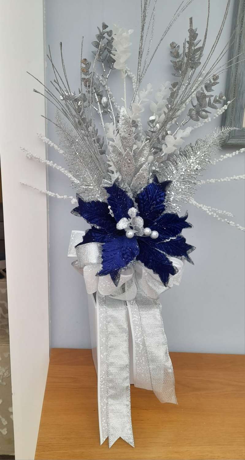 Tree topper Blue poinsettia MadeMe