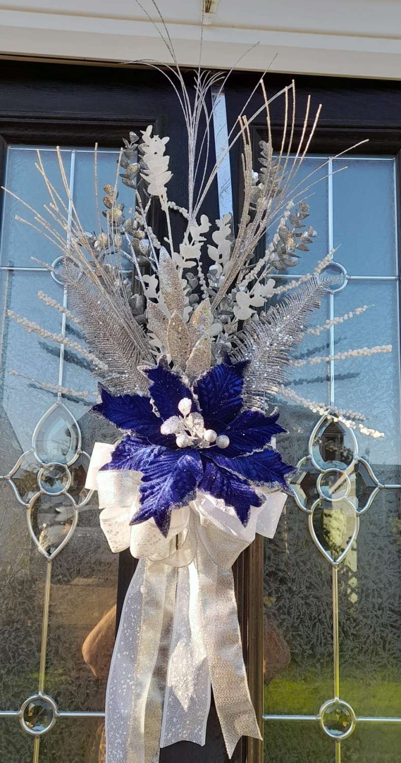 Tree topper Blue poinsettia MadeMe