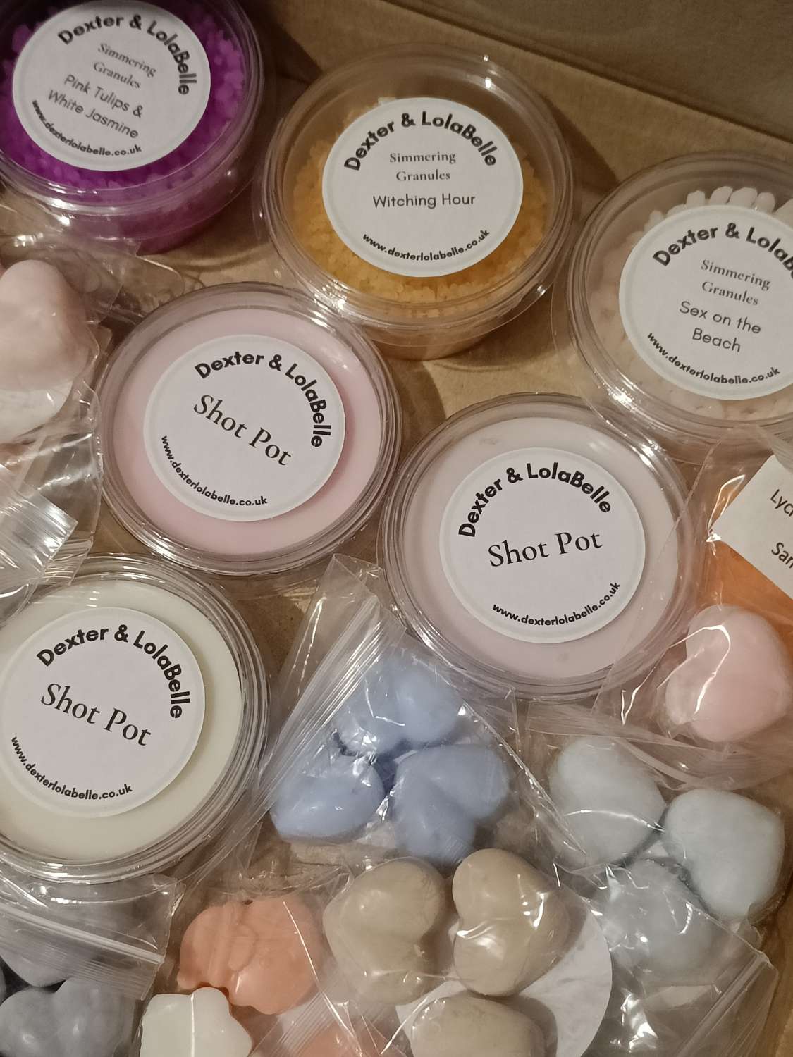 Wax melt mystery box 20 different scents, simmering granules, shot
