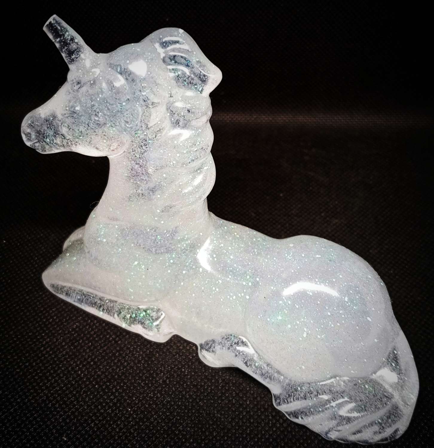 Unicorn statue MadeMe