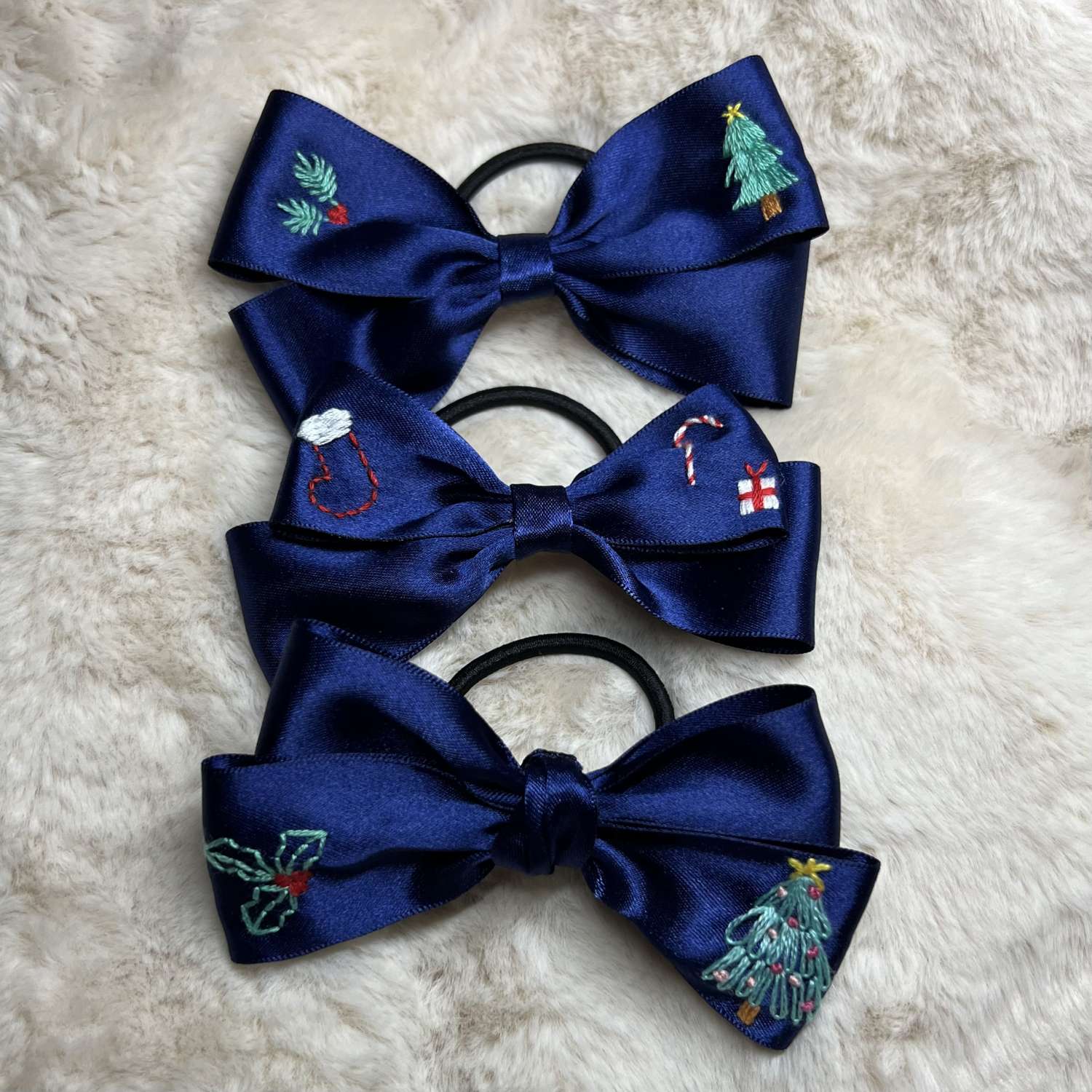 🎄Christmas🎅 Embroidery ribbon hair bow MadeMe