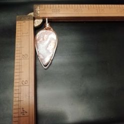 Lace agate pendant set in brass and silver. 2 Lace agate pendant set in brass and silver. 2