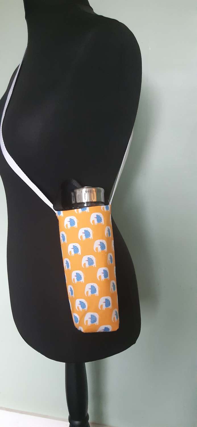 Childs drinks bottle carrier Childs drinks bottle carrier