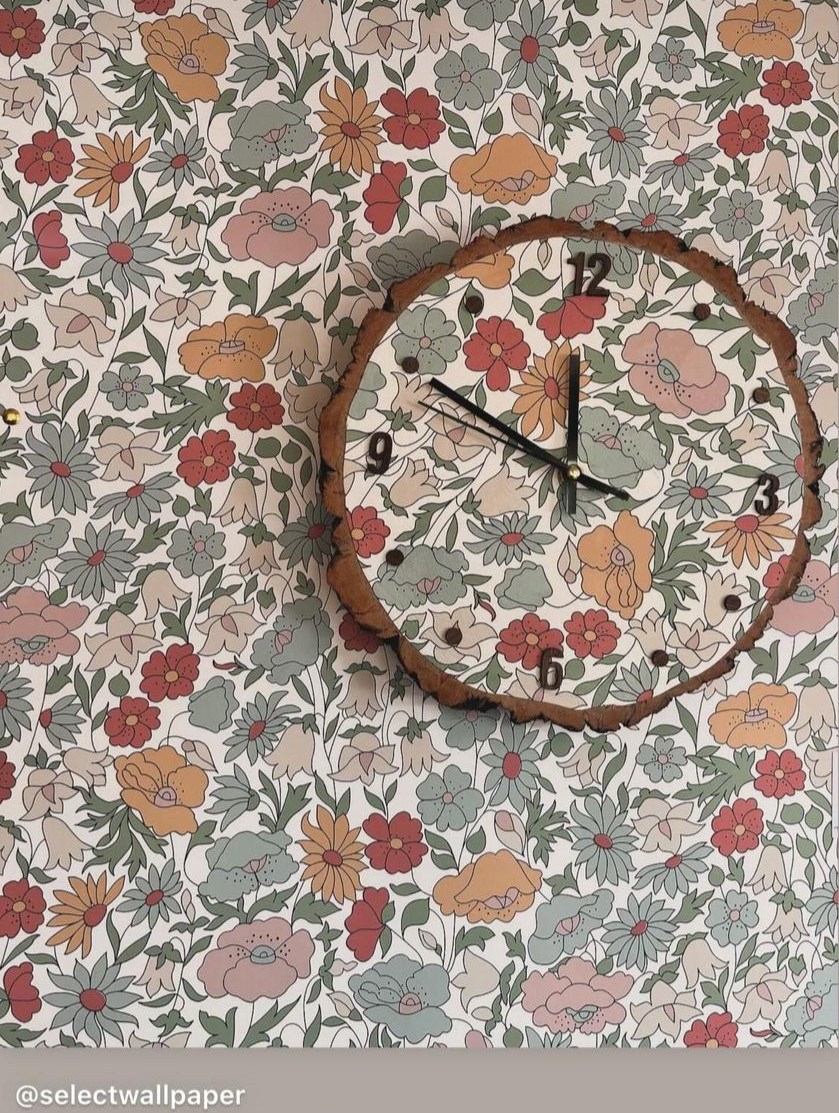 Handmade with Lacquered finish Wallpaper Clock - MadeMe