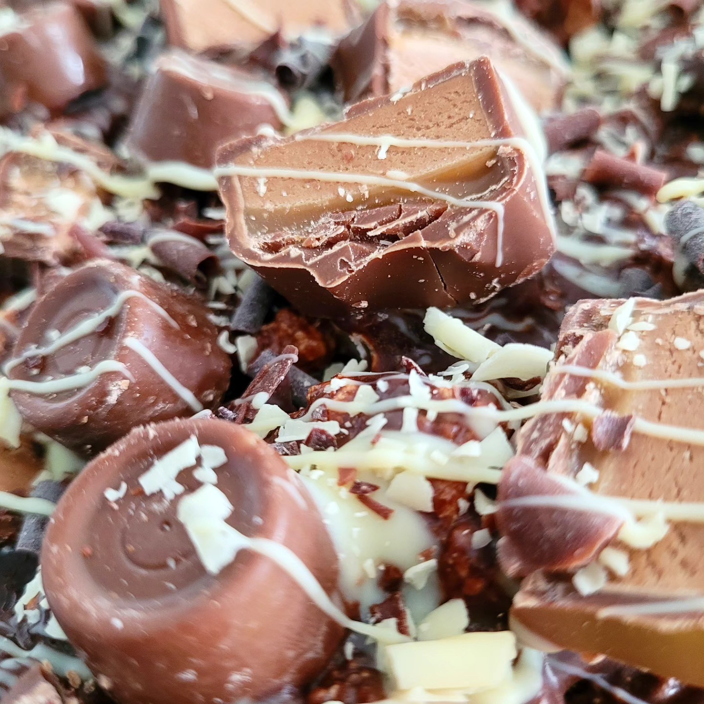 CARAMEL Brocky Road CARAMEL Brocky Road