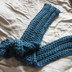 Ribbed scarf, metallic blue