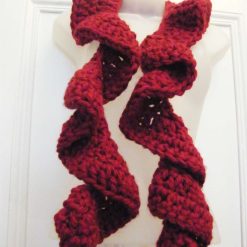 Ruffled scarf, deep red