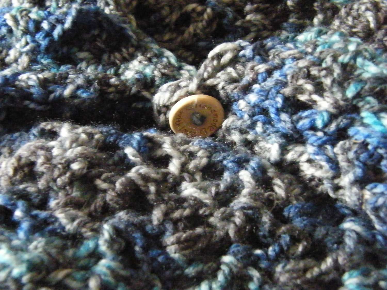DSCF3145 Stormy water shrug with button 3
