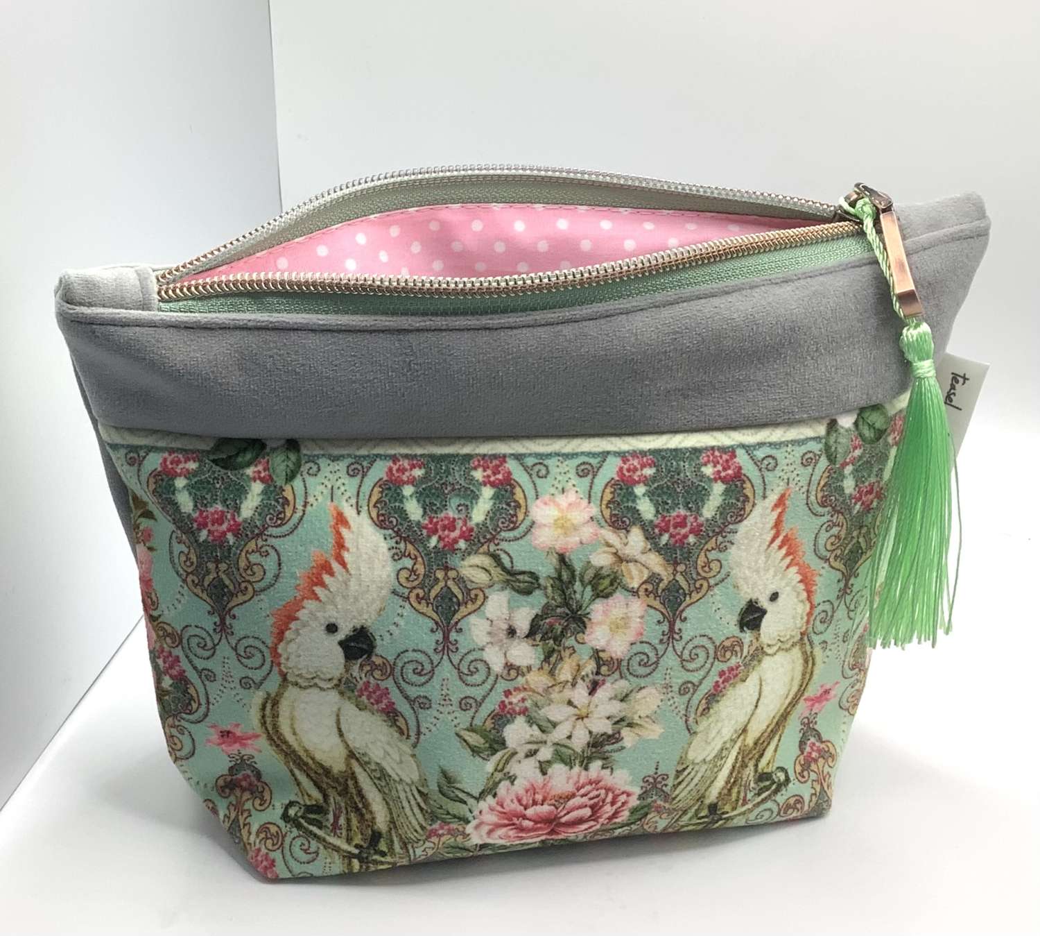 A Velvet Cockatoo bag Cream top A Velvet Cockatoo bag Cream top