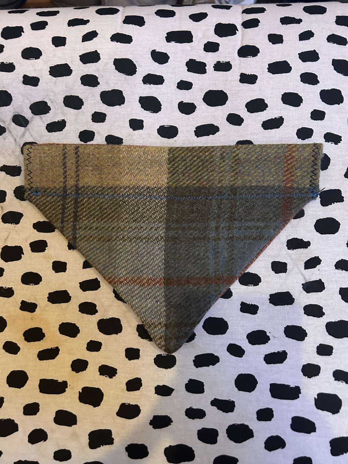 Tweed dog neckers bandanas - various sizes and material colours Tweed dog neckers bandanas - various sizes and material colours