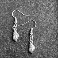 A Beautiful Pair of Silver Seashell Drop Earrings 5 A Beautiful Pair of Silver Seashell Drop Earrings 5