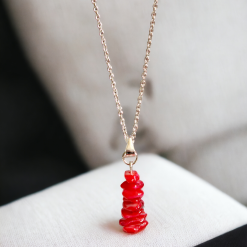 A Beautiful Red Coral Imitation Gemstone Pendant Necklace