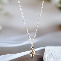 A Beautiful Sterling Silver Seashell Pendant Necklace 4
