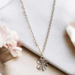 A Beautiful Sterling Silver Four Leaf Clover Pendant Necklace