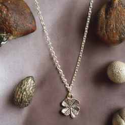 A Beautiful Sterling Silver Four Leaf Clover Pendant Necklace 2