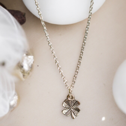 A Beautiful Sterling Silver Four Leaf Clover Pendant Necklace 3