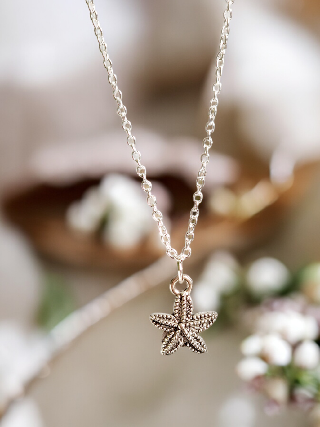 A Beautiful Sterling Silver Starfish Pendant Necklace A Beautiful Sterling Silver Starfish Pendant Necklace