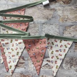 COTTON REELS/BUNTING