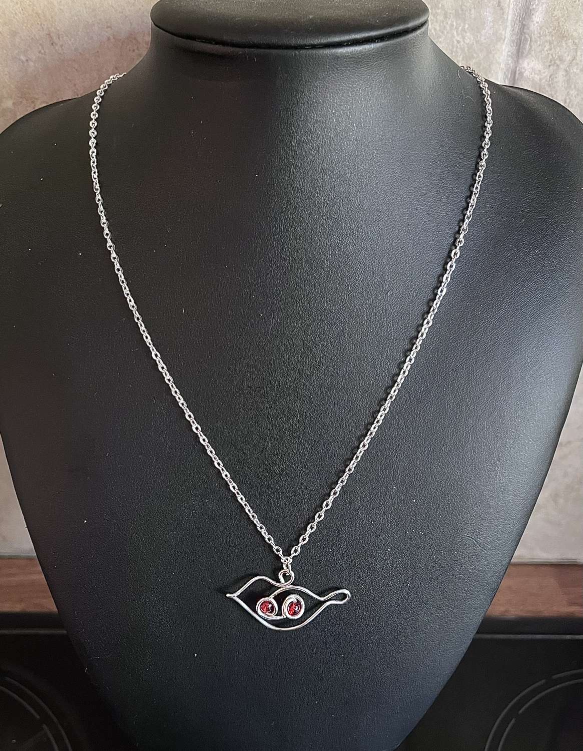Robin Pendant Necklace Robin Pendant Necklace