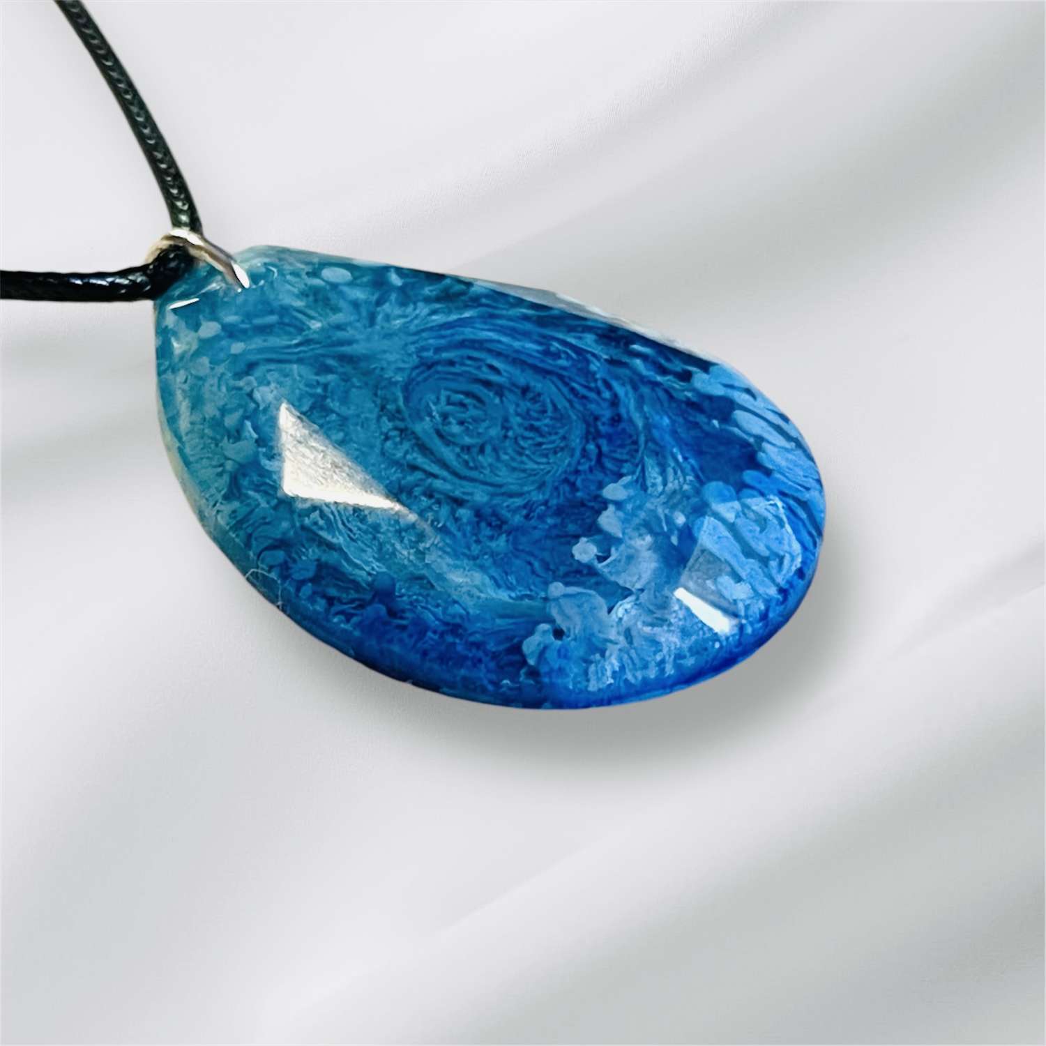 IMG_6461 Petri effect Resin Pendant Necklace on a 925 20" Silver Chain 3