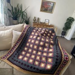 Handmade Crocheted Throw – Wrap Yourself in Luxury and Artistry 110x125cm