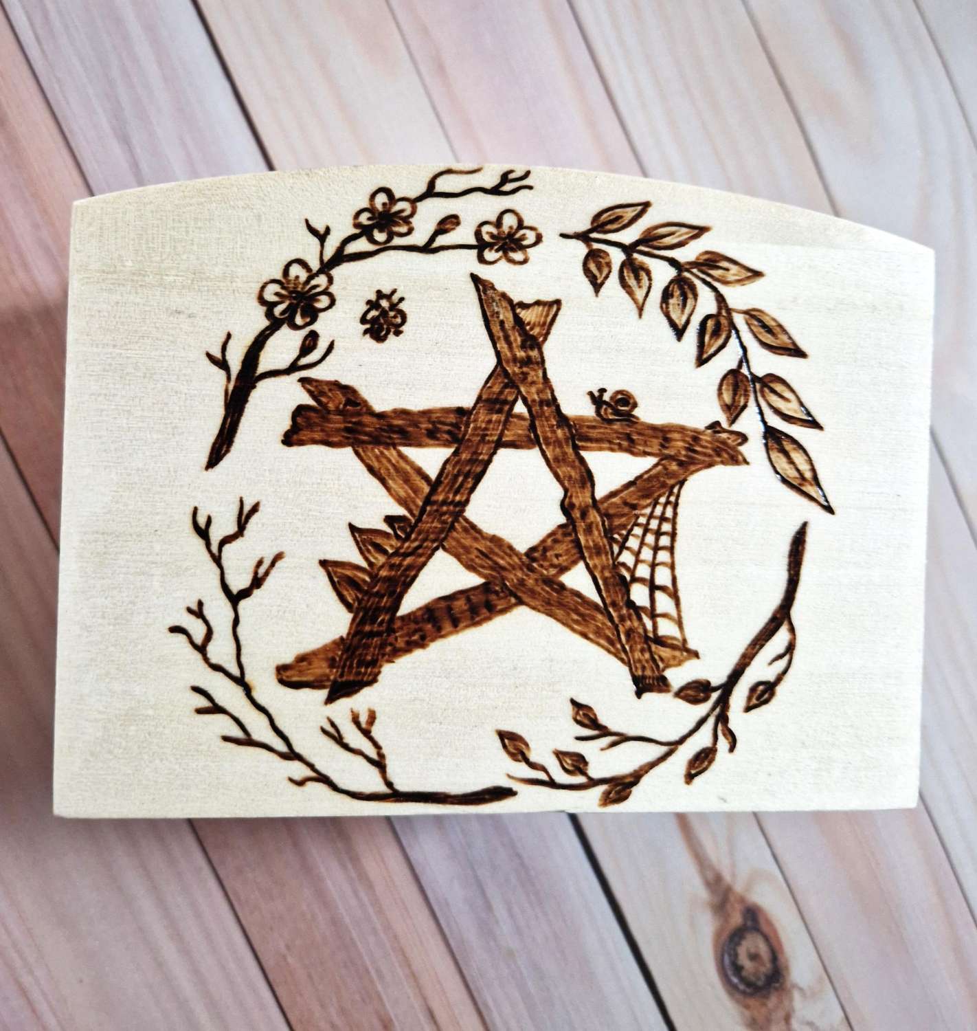 Wooden board - table decoration with pyrography design Wooden board - table decoration with pyrography design