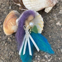 Needlefelted mermaid in shell