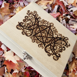 Wooden board - table decoration with pyrography design