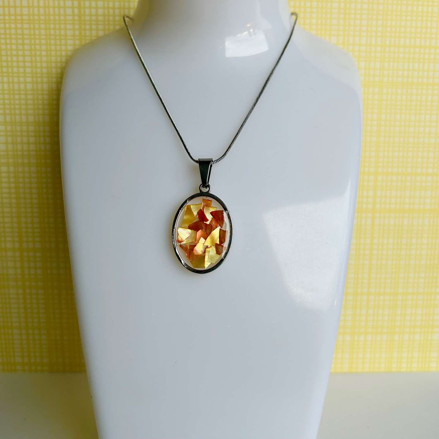 Pendant - Oval 'Shell Orange/Yellow Pendant - Oval 'Shell Orange/Yellow