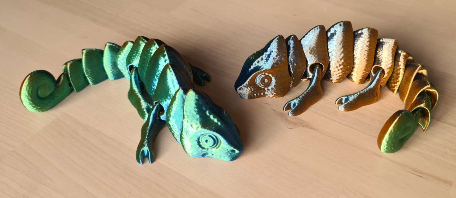 Articulated Chameleon - Tri Colour Articulated Chameleon - Tri Colour
