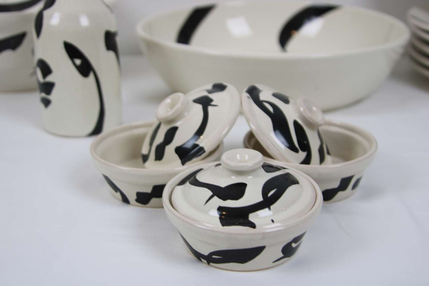 Handcrafted Stoneware Dinner Set – 35 Pieces – Amazigh Collection Handcrafted Stoneware Dinner Set – 35 Pieces – Amazigh Collection