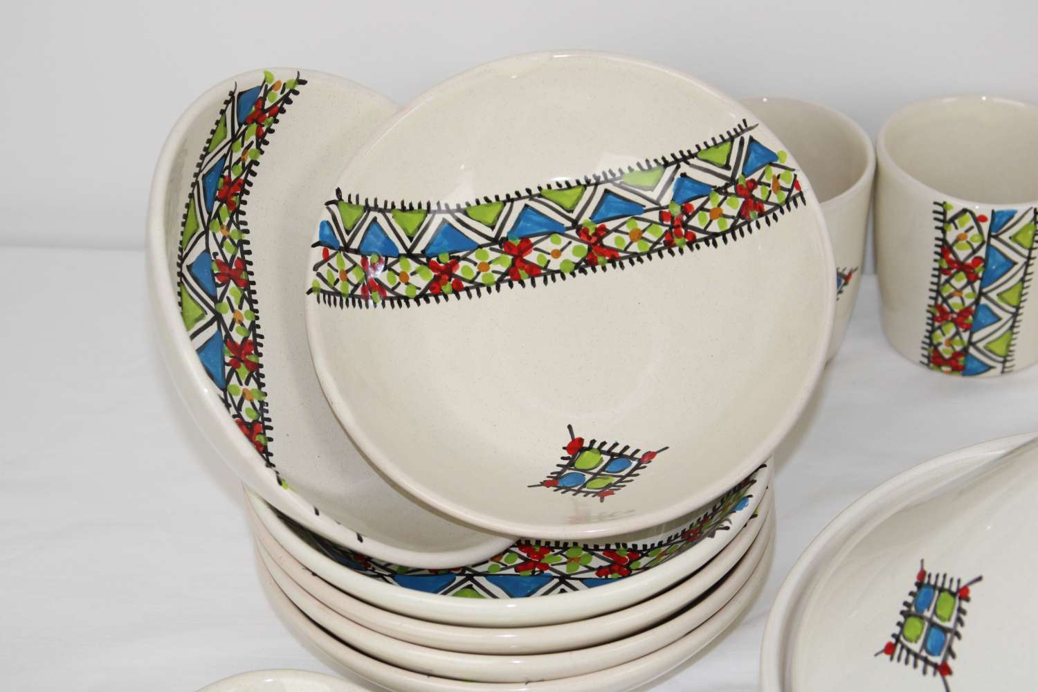 35-Piece Handmade Ceramic Dinner Set – Amazigh-Inspired Margoum Pattern 35-Piece Handmade Ceramic Dinner Set – Amazigh-Inspired Margoum Pattern