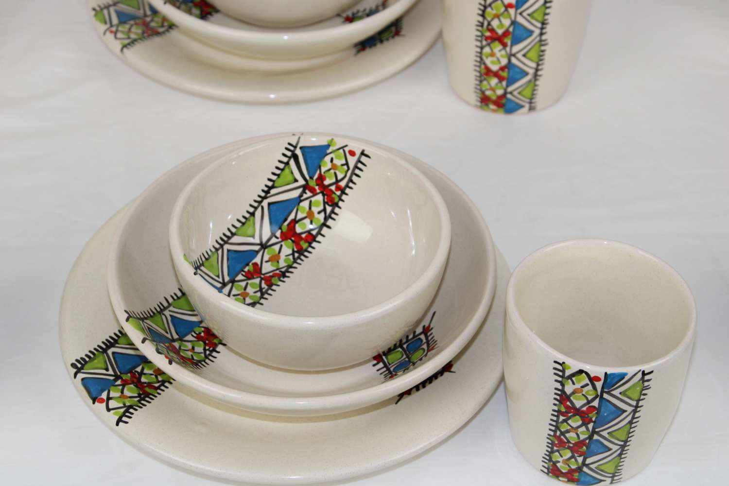 35-Piece Handmade Ceramic Dinner Set – Amazigh-Inspired Margoum Pattern 35-Piece Handmade Ceramic Dinner Set – Amazigh-Inspired Margoum Pattern