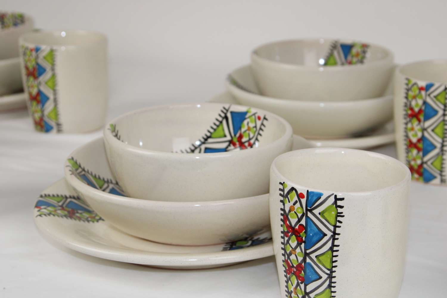 35-Piece Handmade Ceramic Dinner Set – Amazigh-Inspired Margoum Pattern 35-Piece Handmade Ceramic Dinner Set – Amazigh-Inspired Margoum Pattern