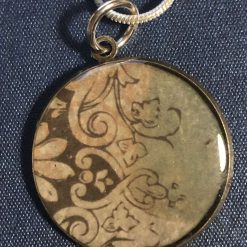 Resin cast pendant and chain
