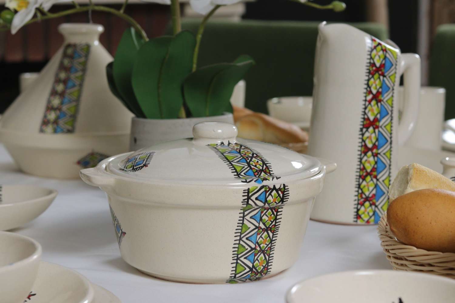 35-Piece Handmade Ceramic Dinner Set – Amazigh-Inspired Margoum Pattern 35-Piece Handmade Ceramic Dinner Set – Amazigh-Inspired Margoum Pattern