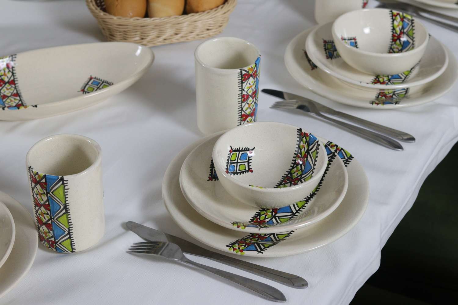 35-Piece Handmade Ceramic Dinner Set – Amazigh-Inspired Margoum Pattern 35-Piece Handmade Ceramic Dinner Set – Amazigh-Inspired Margoum Pattern